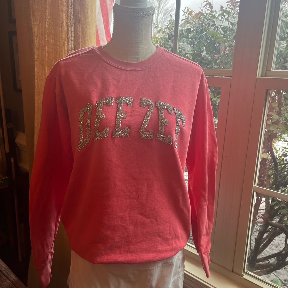 NWT Dee Zee Comfort colors sweatshirt